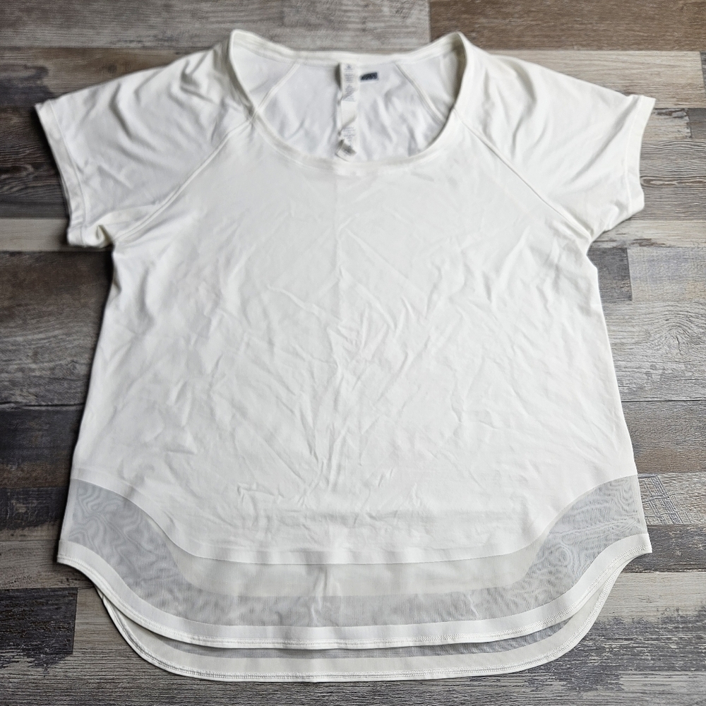 Lululemon White Tshirt Women's Size 6